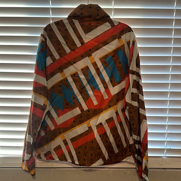 MCM  windbreaker gently used - Picture 3 of 4